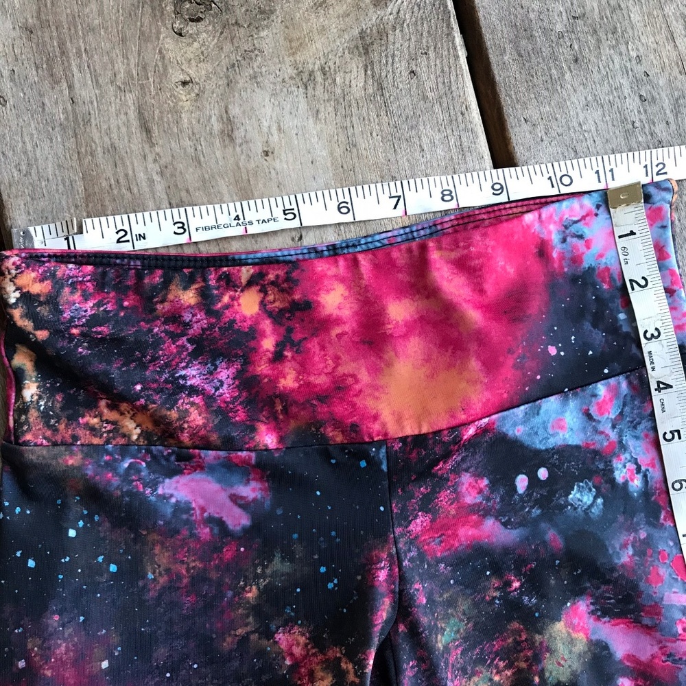Onzie Galaxy Capri Miguel Leggings Pink Black XS - Picture 7 of 8